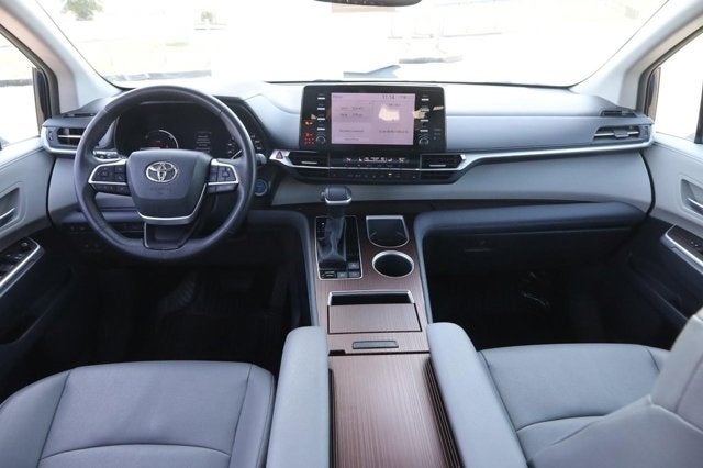 2024 Toyota Sienna XLE