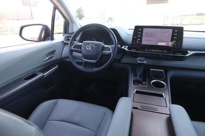 2024 Toyota Sienna XLE
