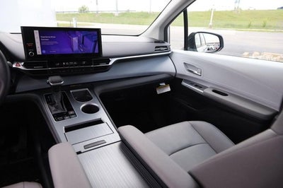 2025 Toyota Sienna XLE