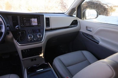 2020 Toyota Sienna Limited Premium