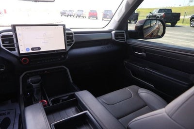 2022 Toyota Tundra 4WD SR5