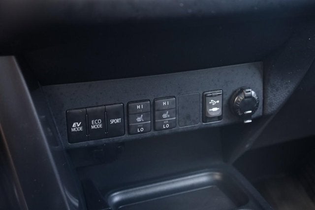 2017 Toyota RAV4 Hybrid SE