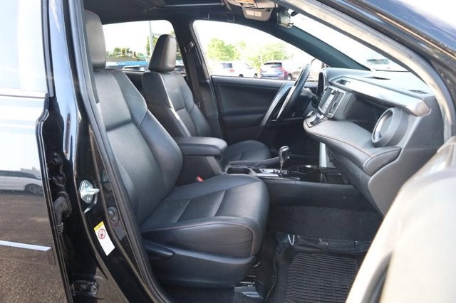 2017 Toyota RAV4 Hybrid SE