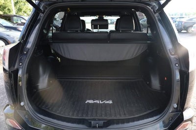 2017 Toyota RAV4 Hybrid SE