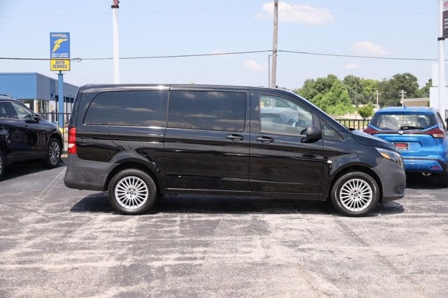 2023 Mercedes-Benz Metris Passenger Van Standard Roof 126" Wheelbase