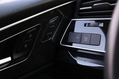 2019 Audi Q8 Premium Plus