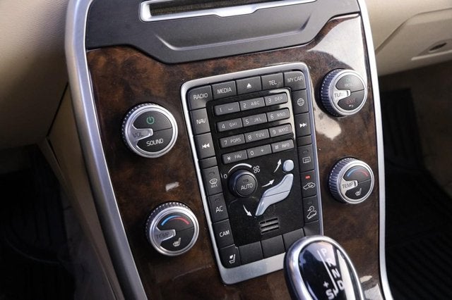 2016 Volvo XC70 T5 Premier