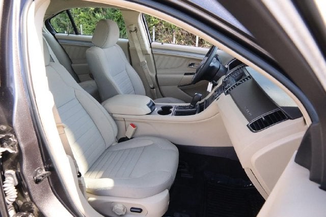 2018 Ford Taurus SE