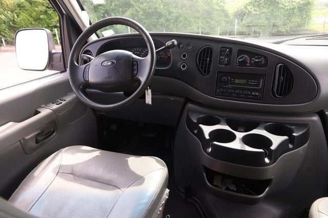 2008 Ford E-350SD XLT