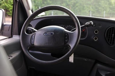 2008 Ford E-350SD XLT
