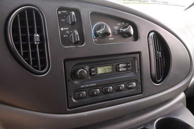 2008 Ford E-350SD XLT