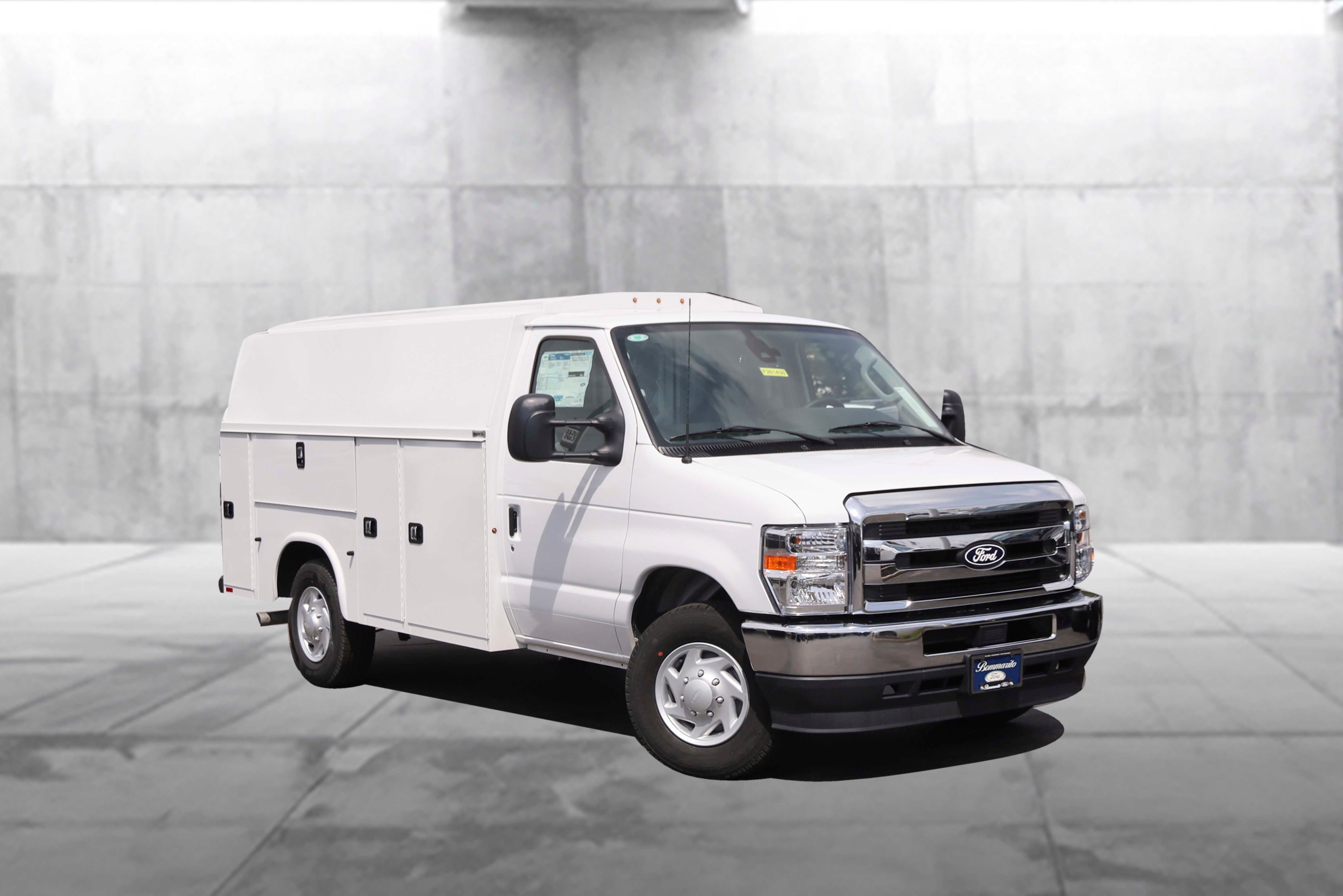 2026 Ford E-350SD Base Cutaway