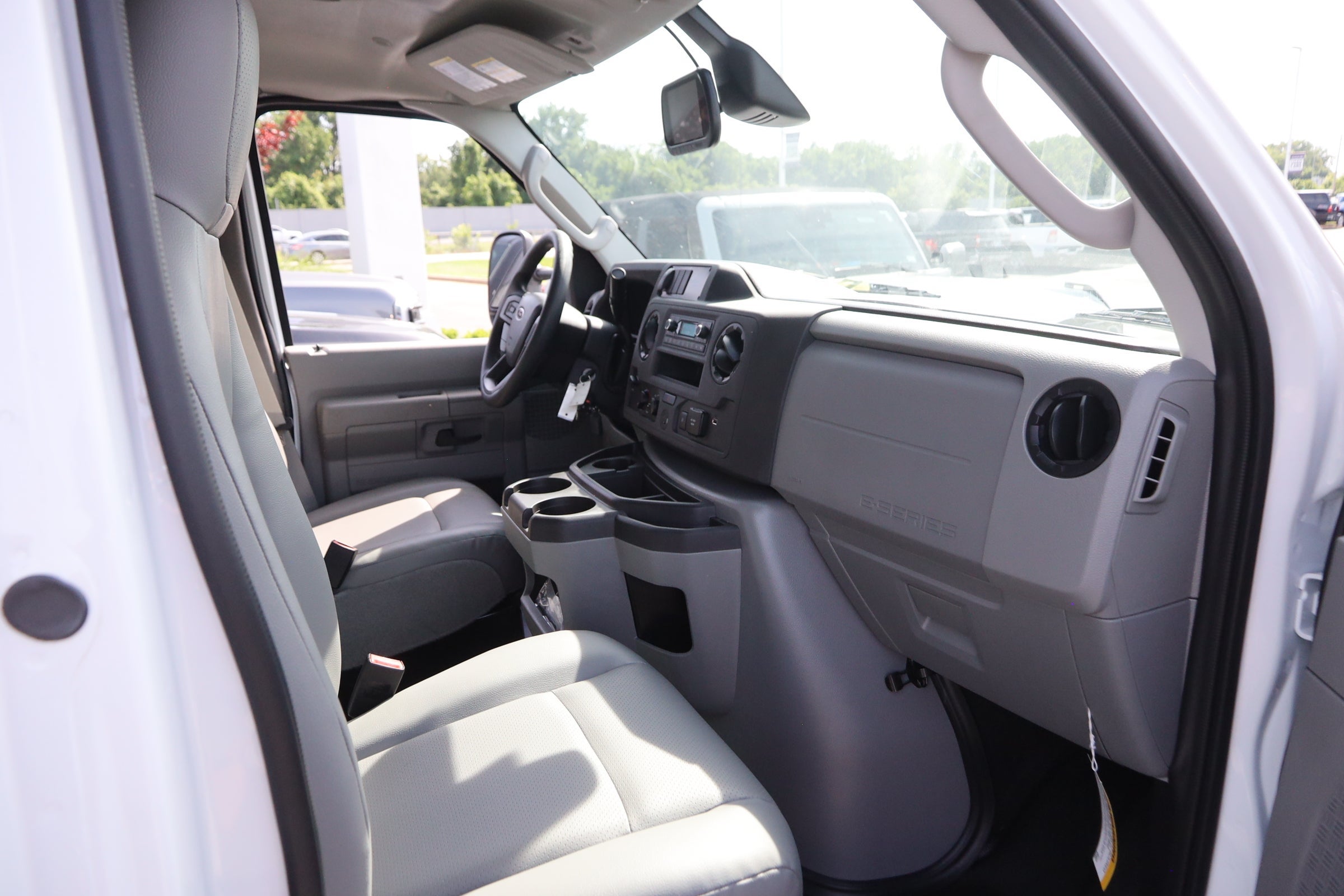 2027 Ford Econoline Cutaway E-450 DRW
