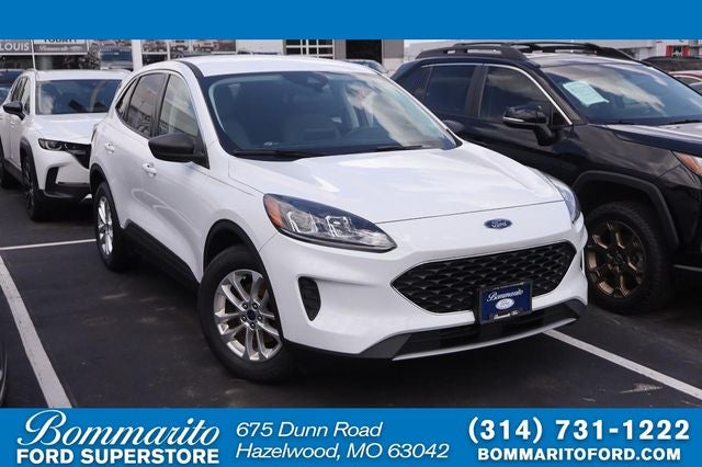 2022 Ford Escape SE FWD's photo