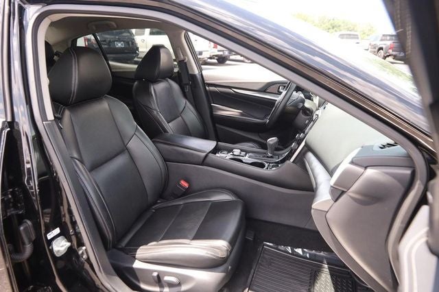 2023 Nissan Maxima SV