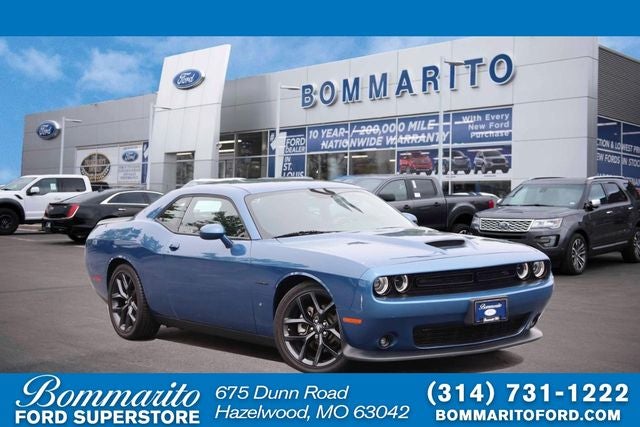 2022 Dodge Challenger R/T's photo