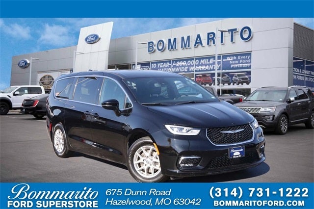 2025 Chrysler Pacifica Select