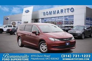 2022 Chrysler Voyager LX