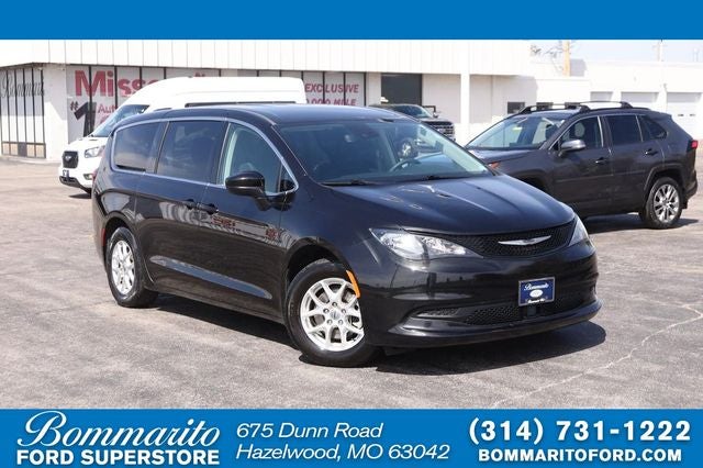 2023 Chrysler Voyager LX