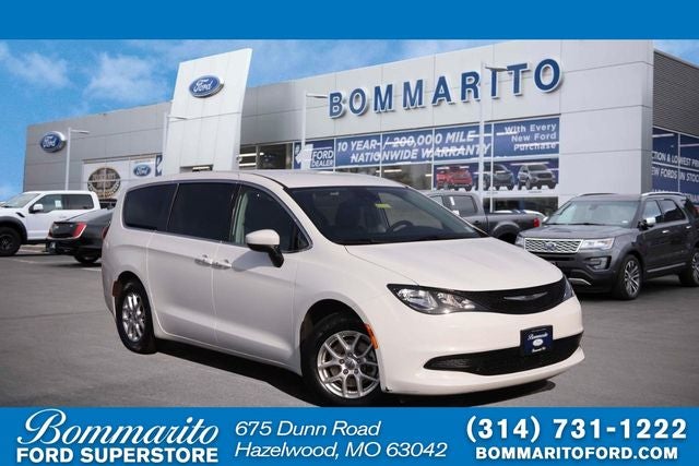 2023 Chrysler Voyager