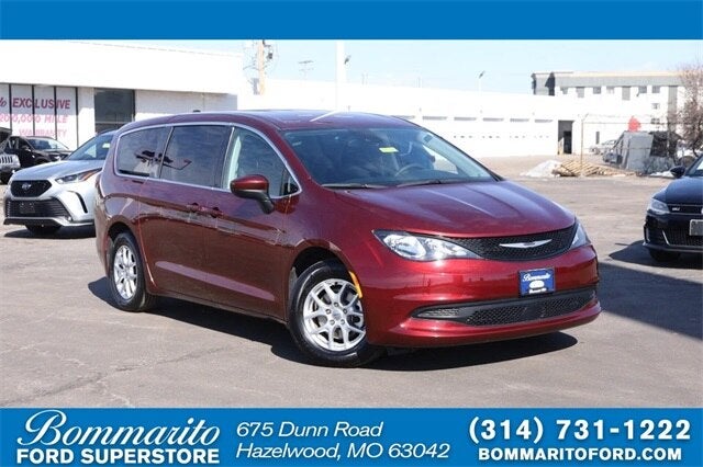 2023 Chrysler Voyager LX