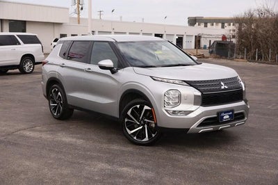 2024 Mitsubishi Outlander SE