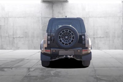 2025 Land Rover Defender 110 V8